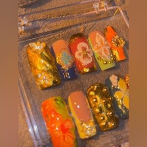 10 piece handcrafted press on nail